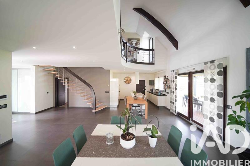 Maison de maîtres - 185 m² - 7 pièces