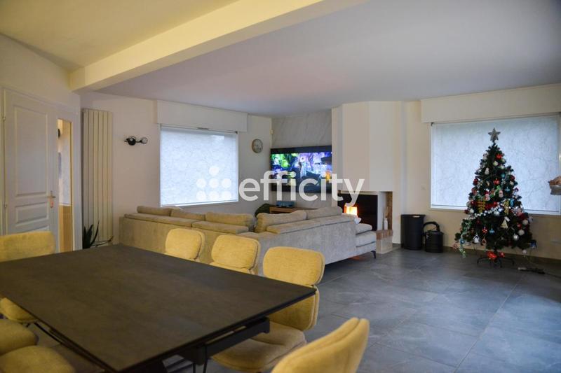 Maison - 175 m² - 7 pièces