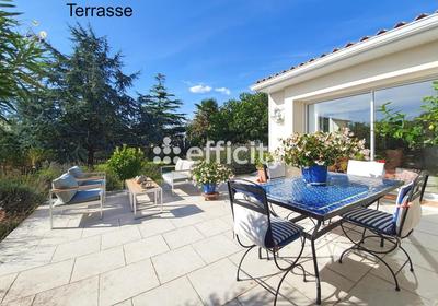 Maison - 203 m² - 6 pièces