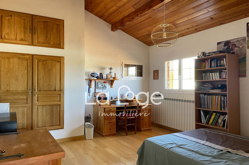 Maison - 224 m² - 7 pièces