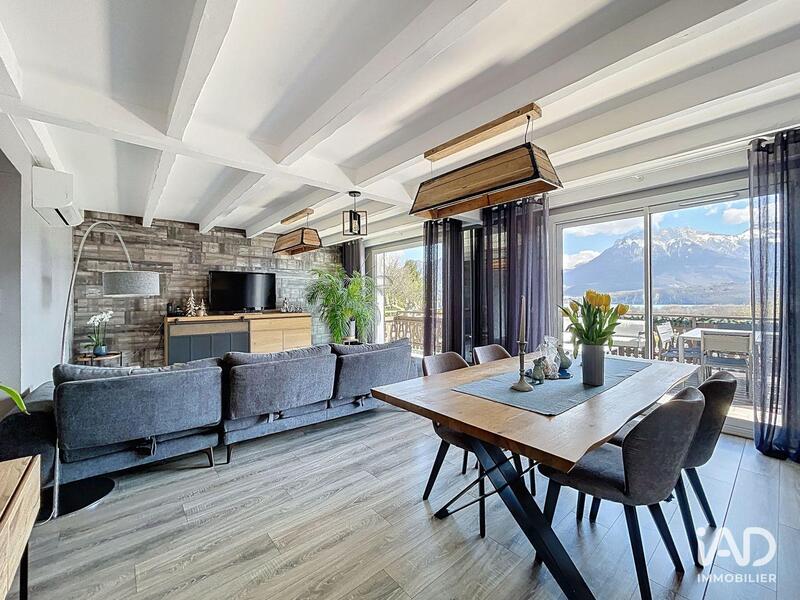 Maison - 238 m² - 7 pièces