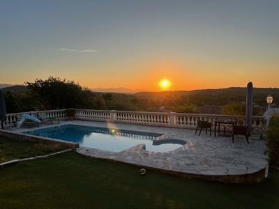 Maison - 122 m² - 4 pièces