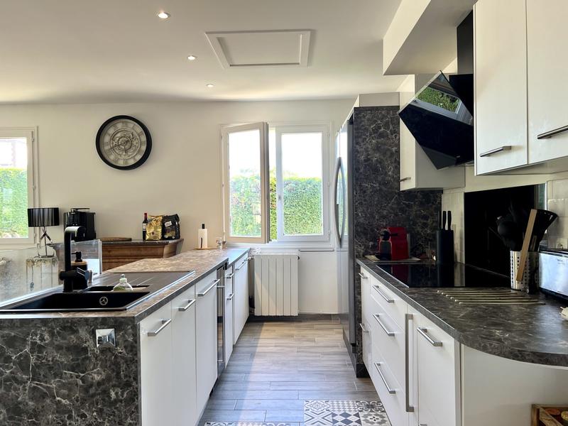 Villa - 320 m² - 10 pièces