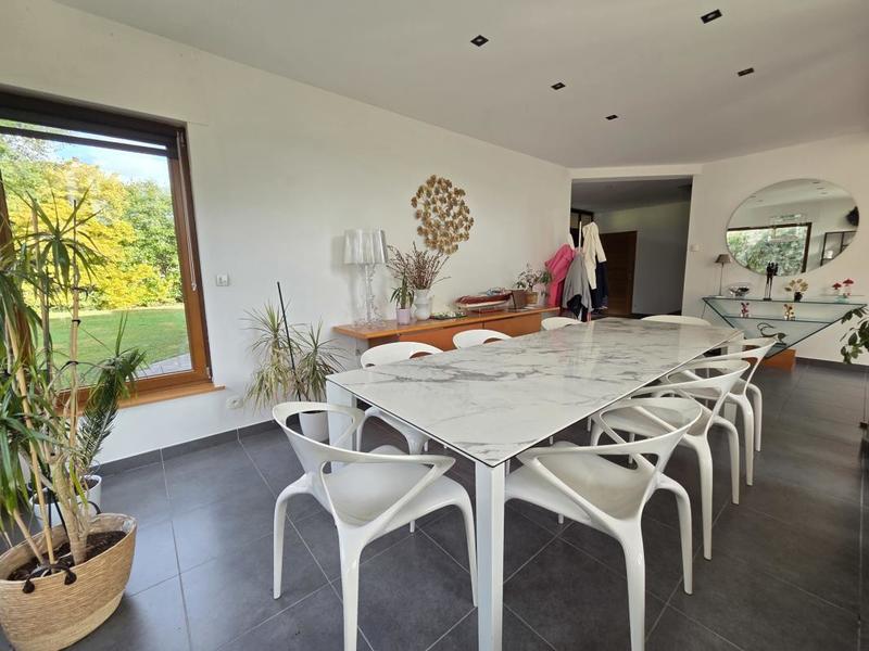 Pavillon - 199 m² - 8 pièces