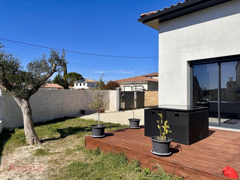 Villa - 90 m² - 4 pièces