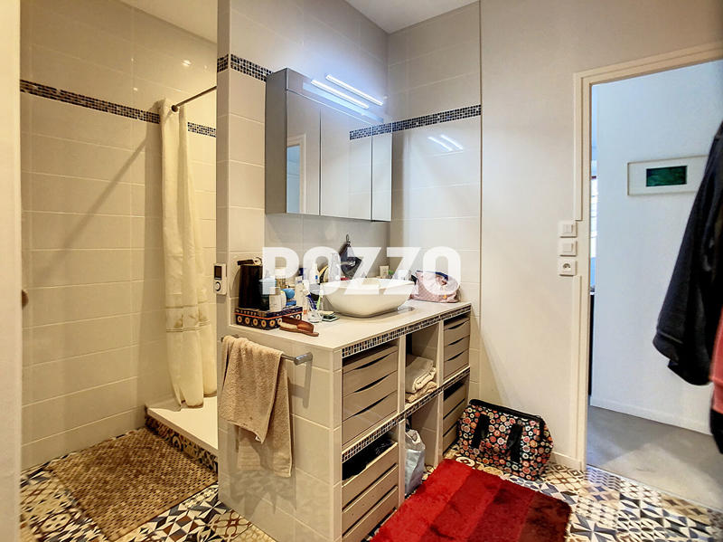 Appartement - 141 m² - 6 pièces