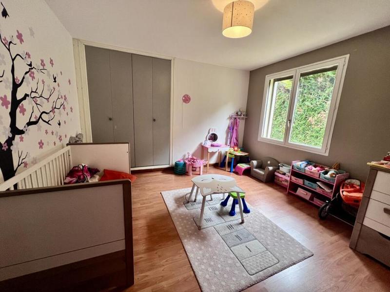 Pavillon - 214 m² - 7 pièces