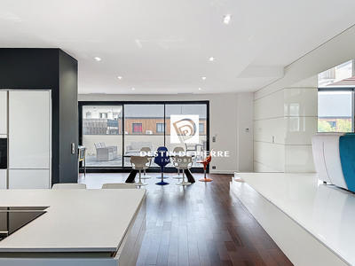 Loft - 250 m² - 4 pièces