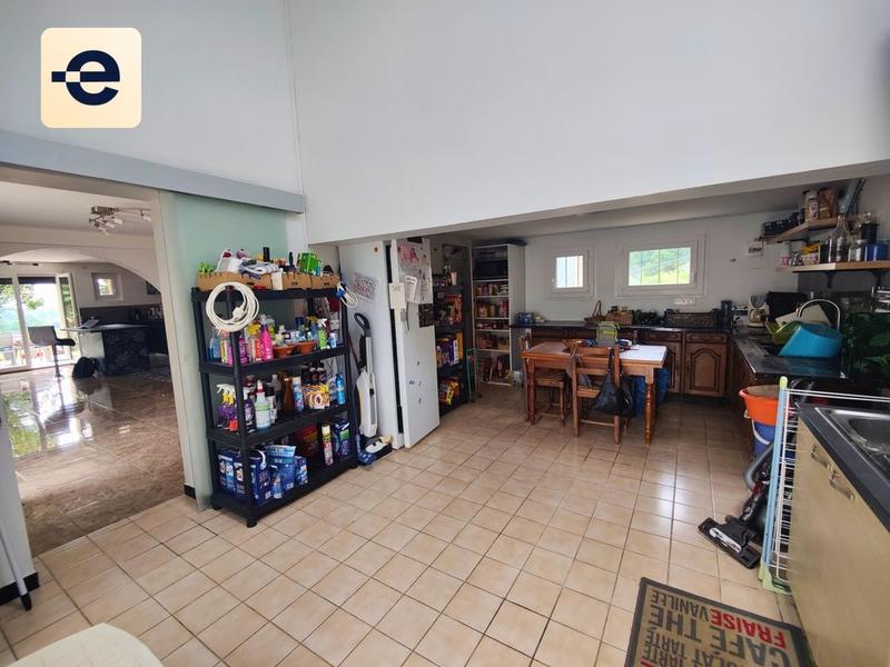 Maison - 246 m² - 7 pièces