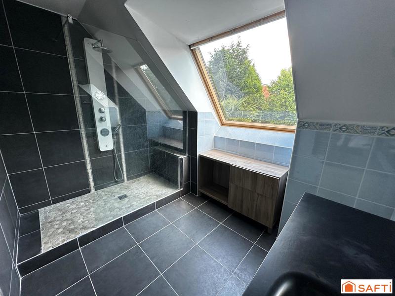 Maison - 209 m² - 8 pièces