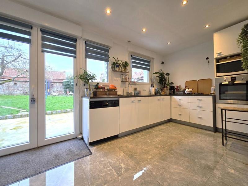 Pavillon - 93 m² - 6 pièces