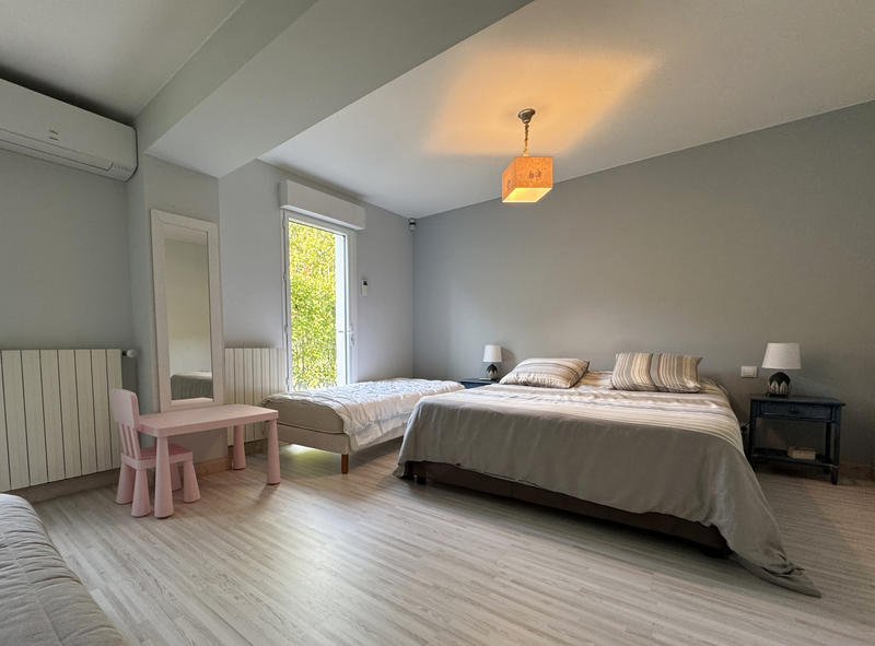 Maison - 290 m² - 9 pièces