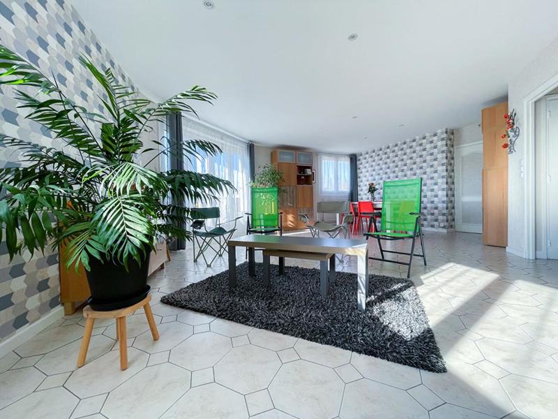 Appartement - 136 m² - 6 pièces