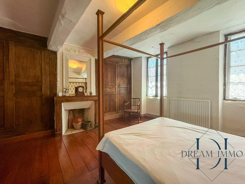 Maison ancienne - 240 m² - 6 pièces