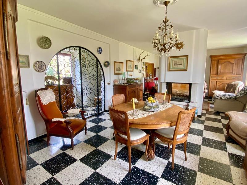 Villa - 180 m² - 5 pièces