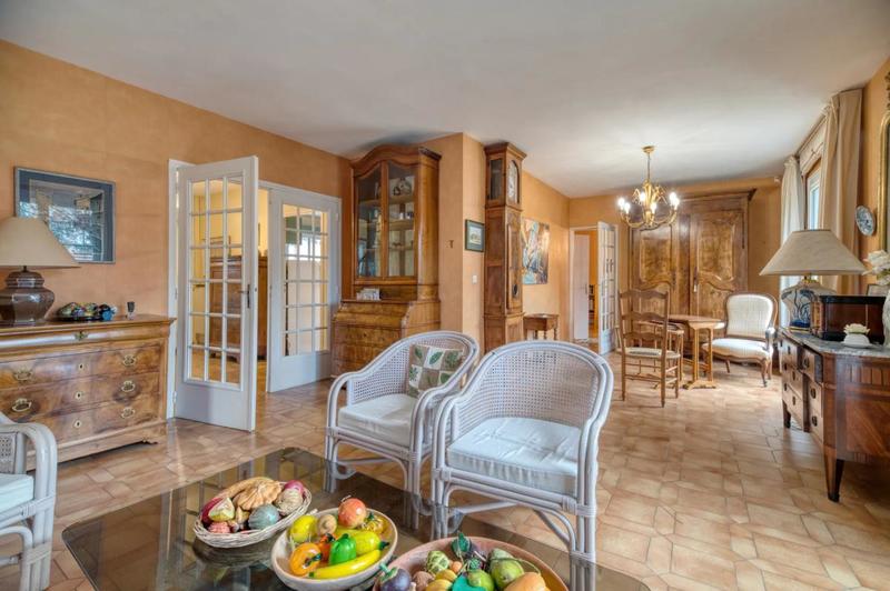 Maison - 196 m² - 7 pièces