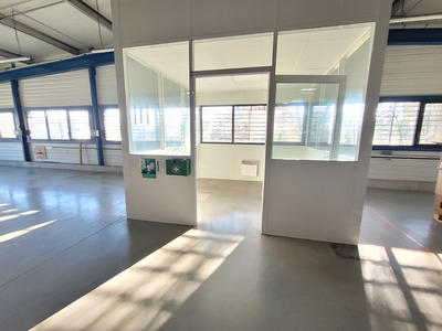 Local d'activité / Entrepôt - 1 204 m²