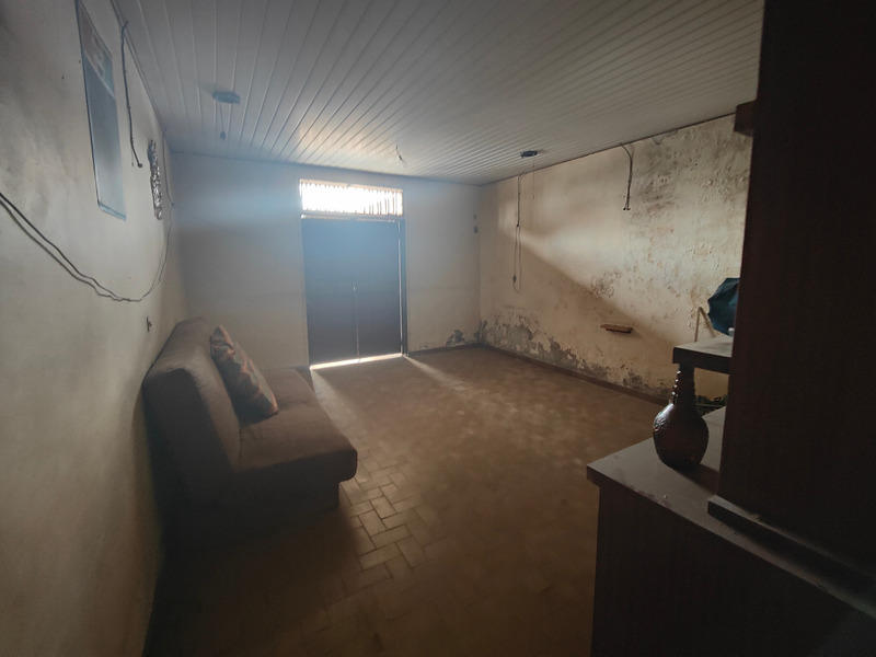 Maison - 230 m² - 8 pièces