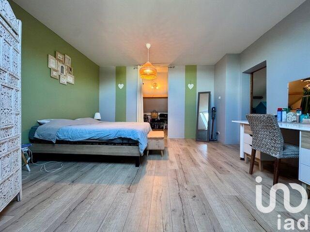 Maison - 280 m² - 11 pièces