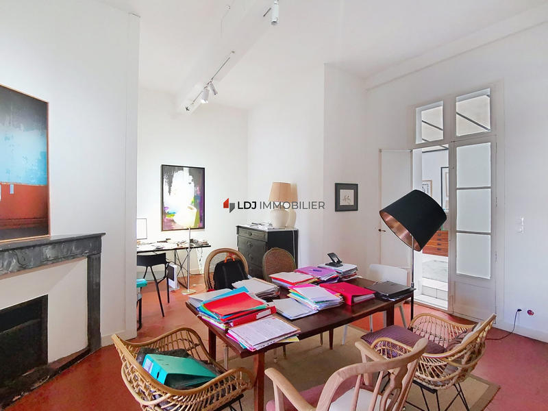 Maison - 300 m² - 9 pièces