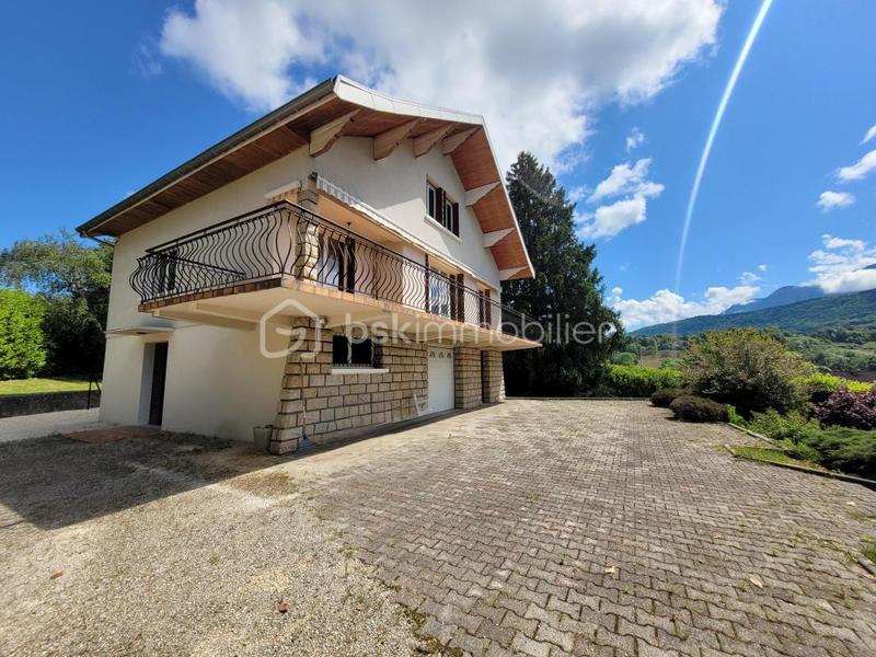 Villa - 230 m² - 6 pièces