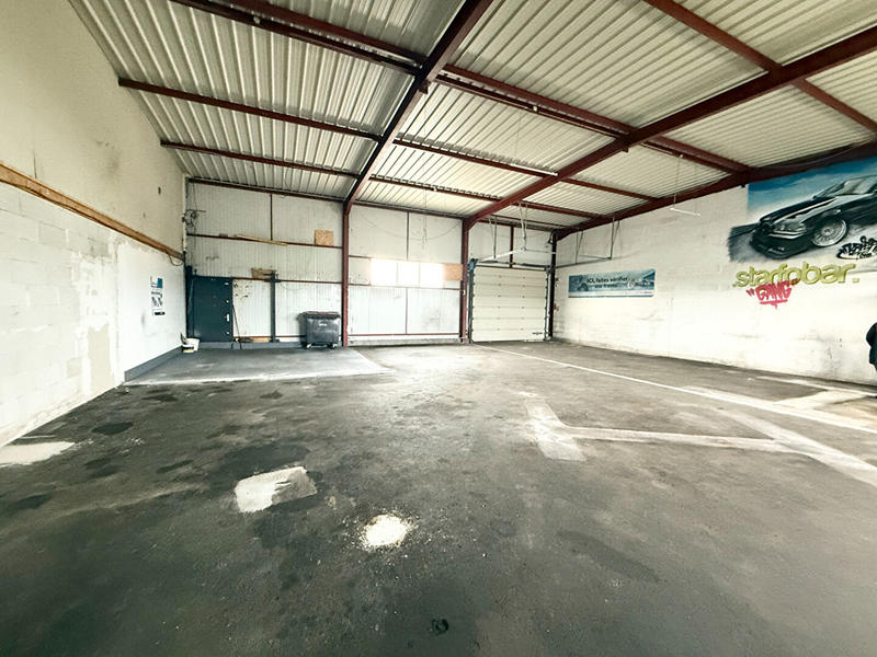 Local d'activité / Entrepôt - 349 m² - 5 pièces