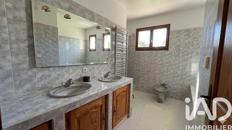 Maison - 194 m² - 8 pièces