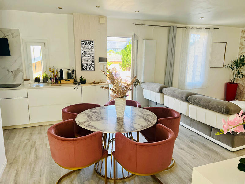 Maison - 193 m² - 9 pièces