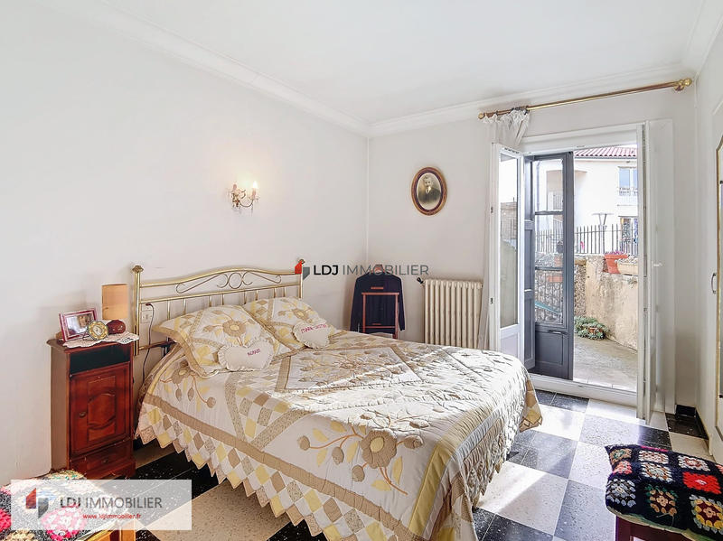 Villa - 100 m² - 5 pièces