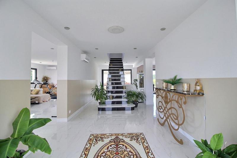 Maison - 288 m² - 7 pièces