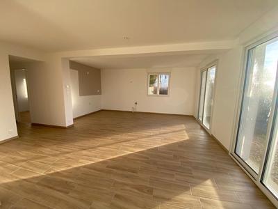 Maison - 121 m² - 6 pièces
