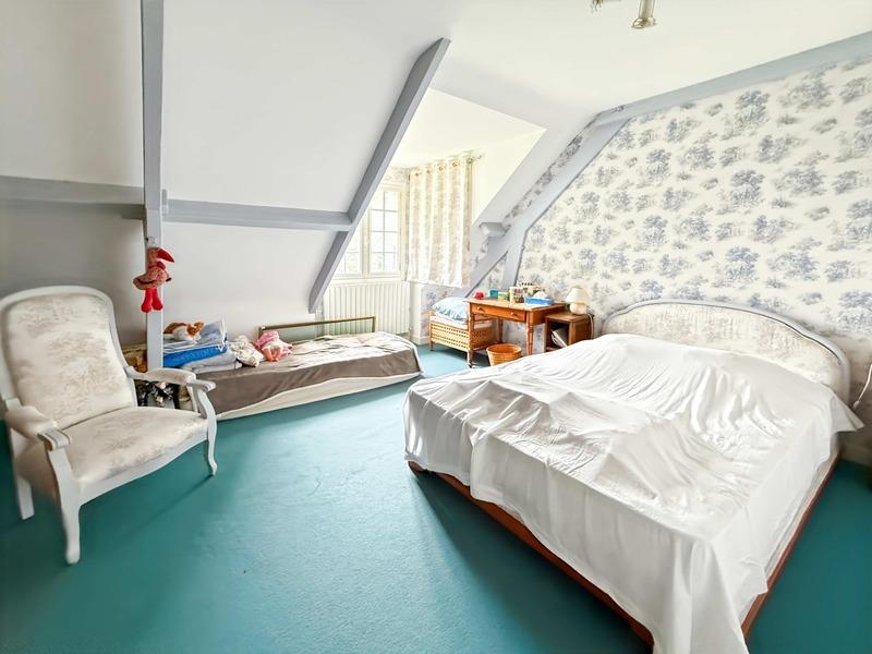 Maison - 180 m² - 8 pièces