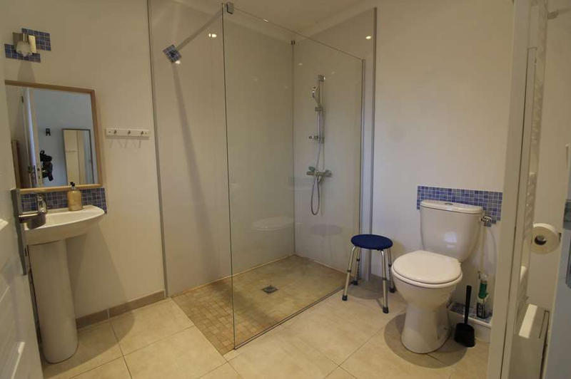 Maison - 230 m² - 10 pièces