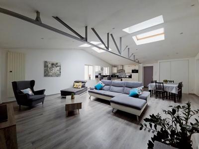 Appartement - 125 m² - 4 pièces