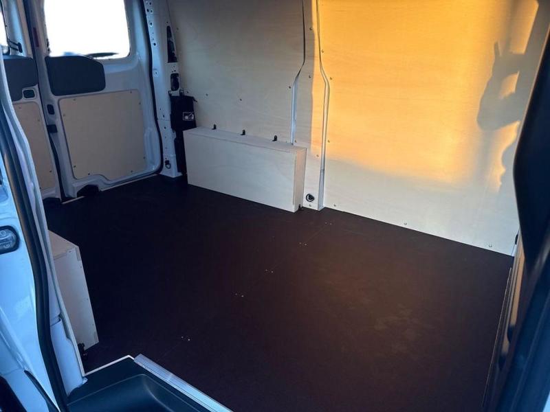 Volkswagen Transporter E Van (64kwh/210kw) L1