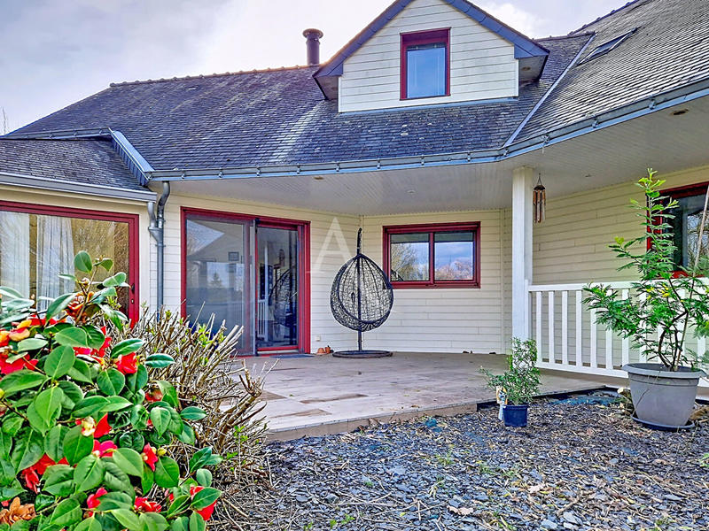 Maison - 215 m² - 7 pièces