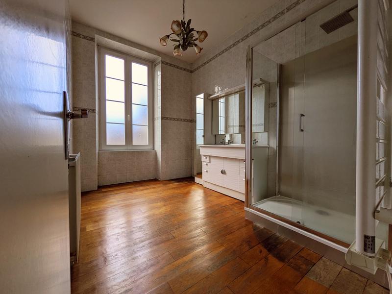 Appartement - 110 m² - 4 pièces