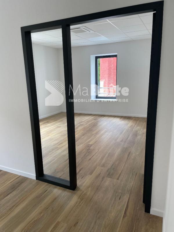 Local d'activités - 860 m² - 10 pièces