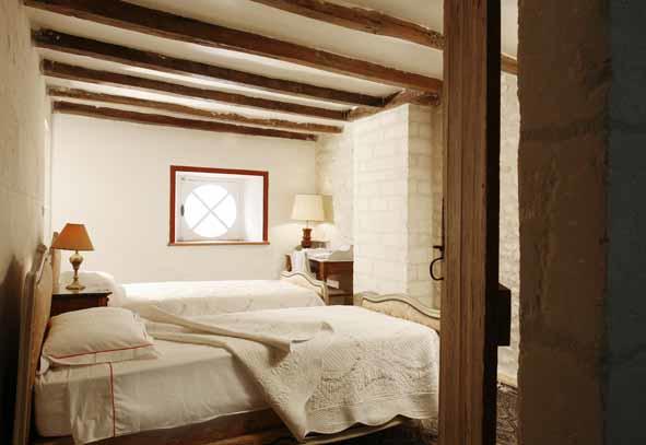 La Porte Rouge - The Red Door Inn