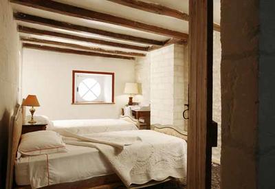 La Porte Rouge - The Red Door Inn