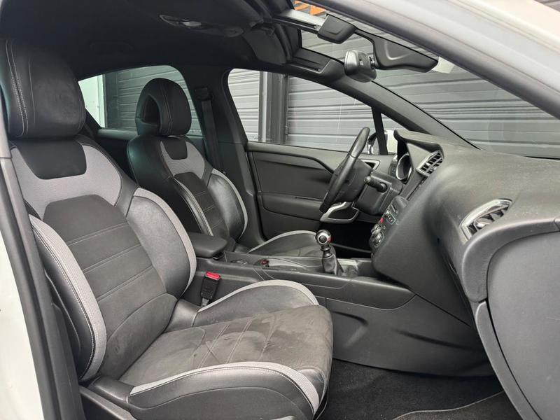 Ds Ds 4 1.2 130 So Chic - Distri Ok