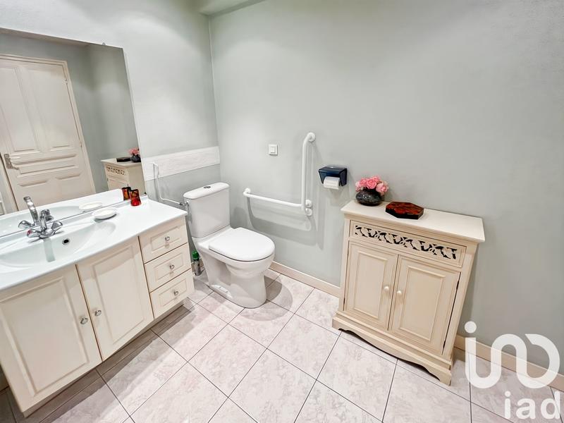 Maison - 270 m² - 8 pièces