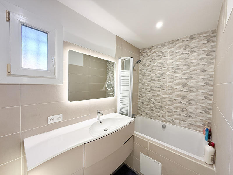 Maison - 105 m² - 4 pièces