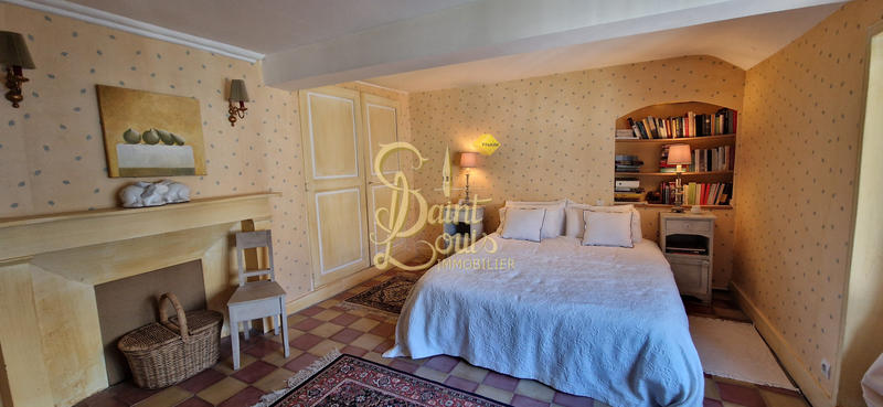 Maison - 208 m² - 7 pièces