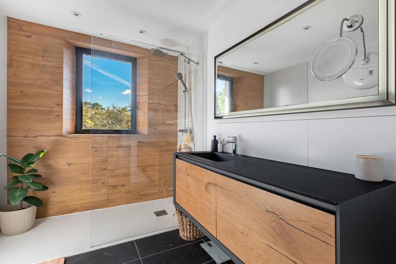 Maison - 170 m² - 5 pièces