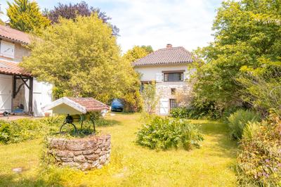 Maison - 340 m² - 15 pièces