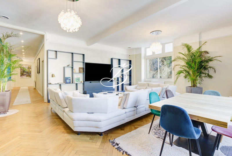 Appartement - 165 m² - 4 pièces