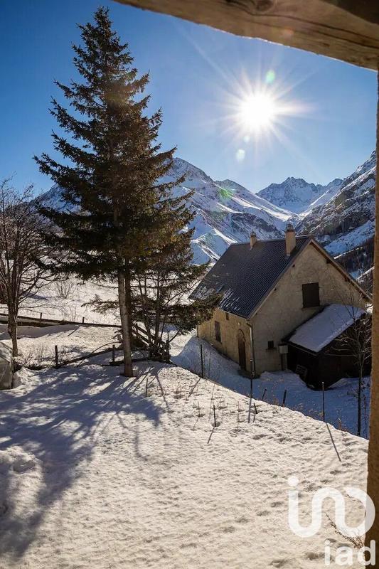 Maison - 261 m² - 9 pièces