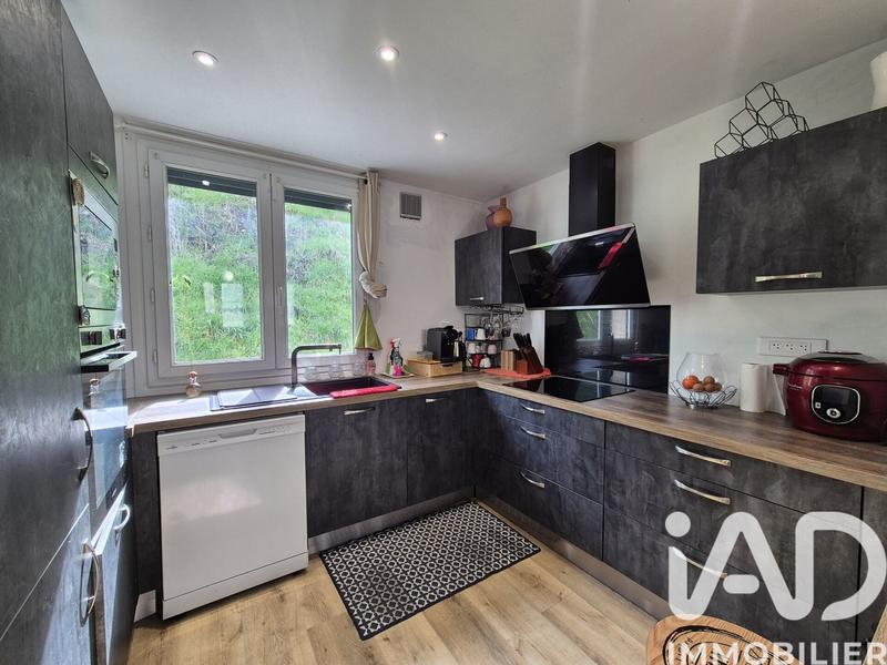 Maison - 140 m² - 8 pièces