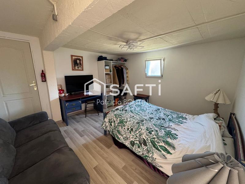 Maison - 210 m² - 7 pièces